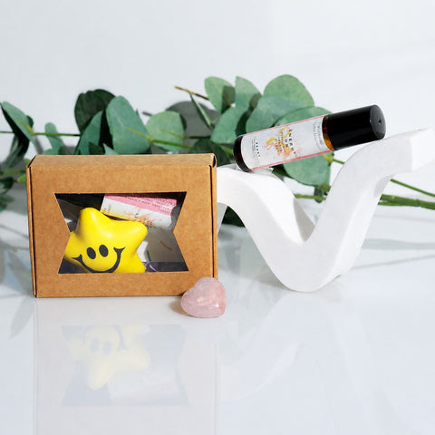 Energy ON Kit – Crystals and Essential Oil Kit